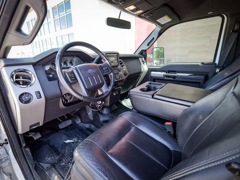 Used 2015 Ford F250 Lariat w/ Lariat Interior Package AWD/4WD image 12