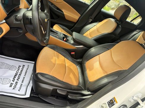 Used 2016 Chevrolet Volt Premier w/ Driver Confidence Package FWD image 14