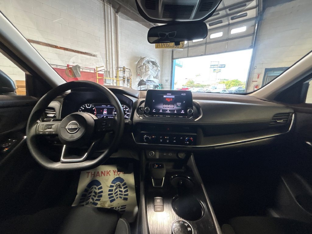 Used 2023 Nissan Rogue S AWD/4WD image 21