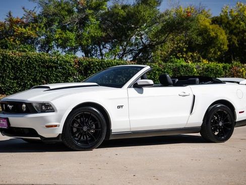 Used 2010 Ford Mustang GT Premium image 34