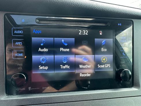 Used 2017 Toyota Sienna SE image 24