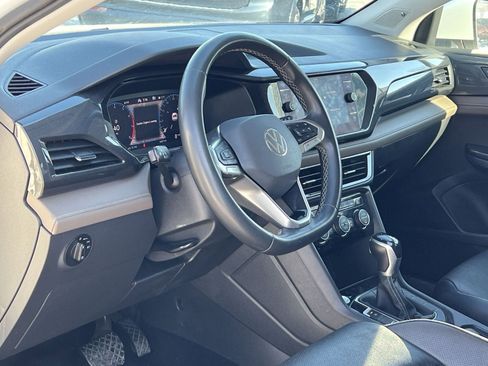 Used 2022 Volkswagen Taos SEL image 16