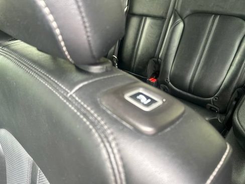 Used 2025 Jeep Wagoneer L Series II w/ 8-pass Seating Package AWD/4WD image 39