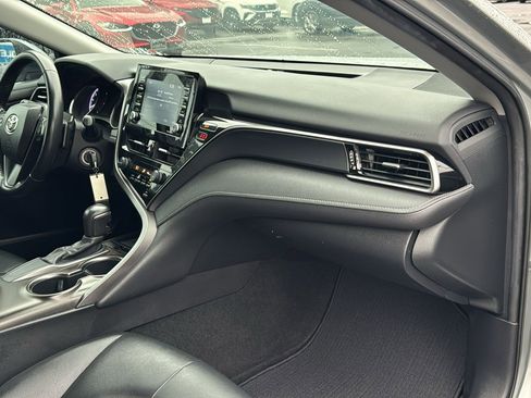 Used 2021 Toyota Camry SE w/ Carpet Mat Package (TMS) image 24