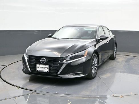Used 2024 Nissan Altima 2.5 SV image 26