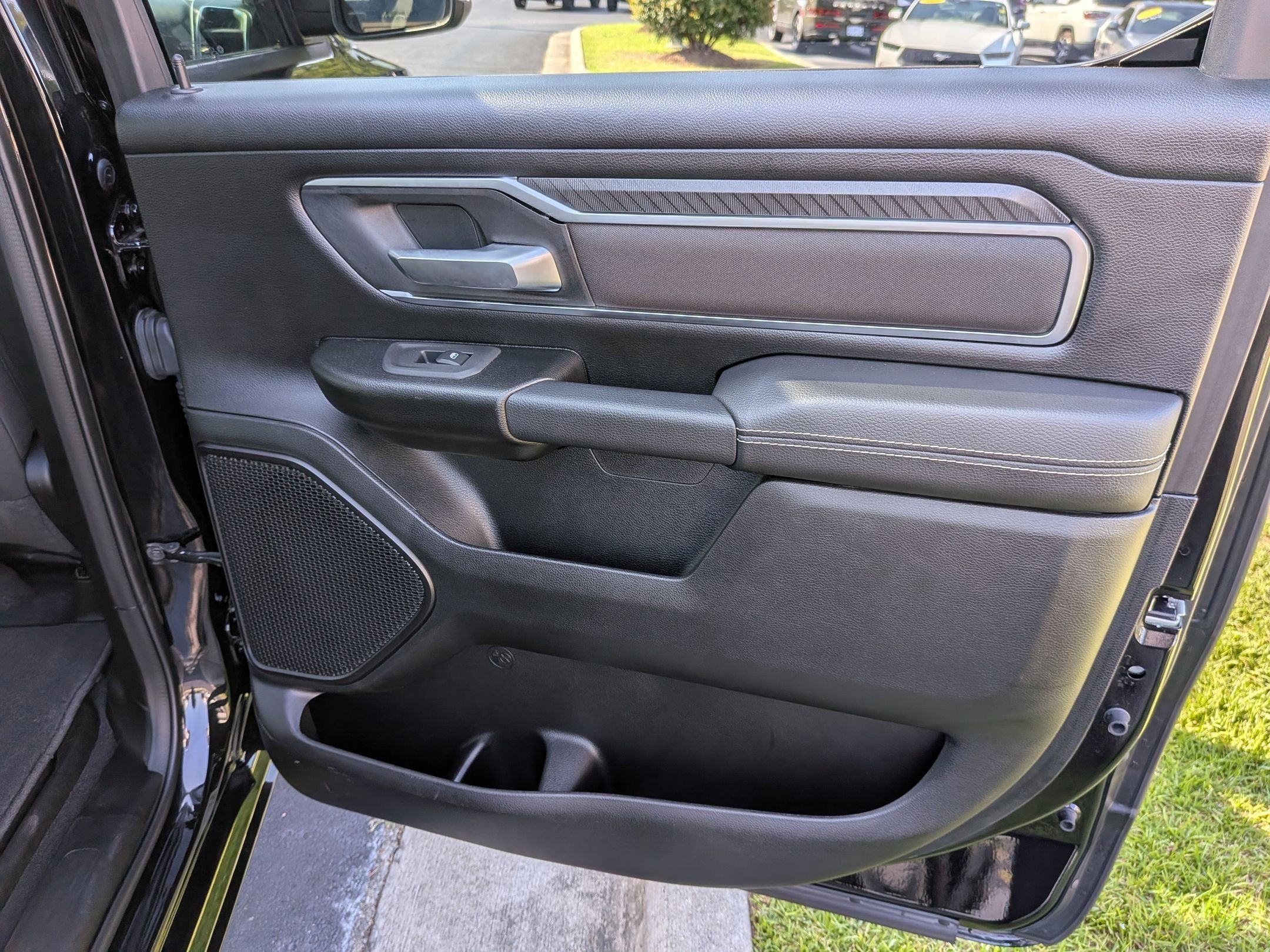 Used 2025 RAM 1500 Big Horn AWD/4WD image 19
