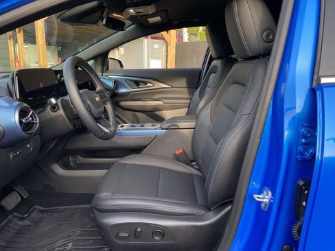 Used 2025 Chevrolet Equinox EV LT w/ LPO, All-Weather Mat Package FWD image 13