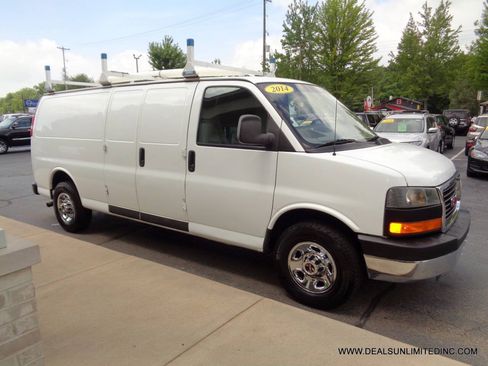 Used 2014 GMC Savana 2500 Extended RWD image 2