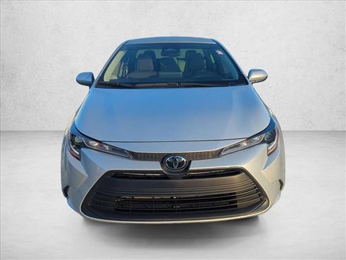 Certified 2025 Toyota Corolla LE FWD image 2