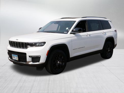 Used 2023 Jeep Grand Cherokee L Limited w/ Luxury Tech Group II AWD/4WD image 3
