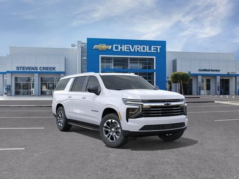 New 2026 Chevrolet Suburban LT w/ Sun And Tow Package AWD/4WD image 9
