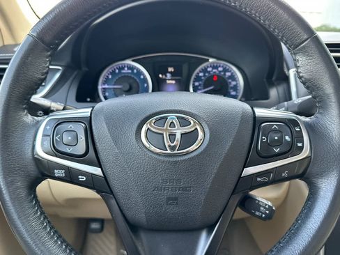 Used 2017 Toyota Camry XLE image 25