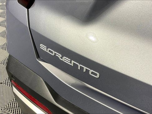 Certified 2025 Kia Sorento S AWD/4WD image 24