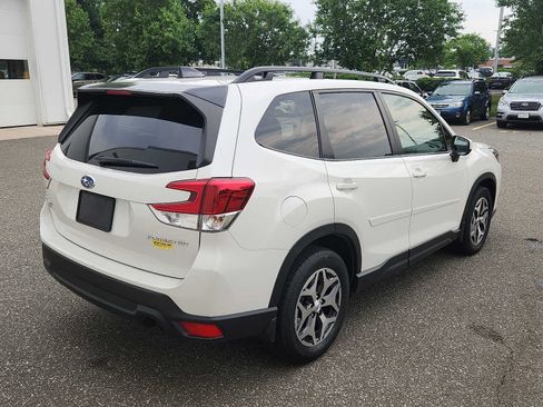 Used 2024 Subaru Forester Premium AWD/4WD image 6