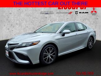 Used 2023 Toyota Camry SE FWD video 2