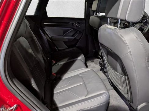 Certified 2025 Audi Q3 2.0T Premium image 20