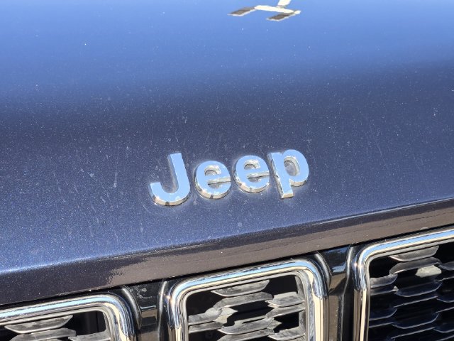 Used 2023 Jeep Grand Cherokee Limited AWD/4WD image 12