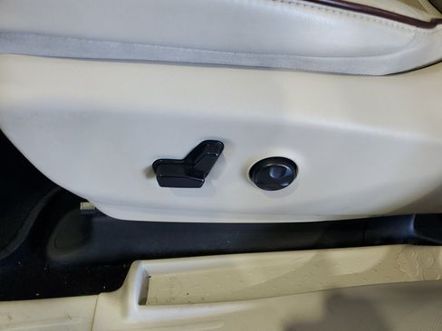Used 2020 Chrysler Pacifica Limited w/ Advanced Safetytec Group FWD image 20
