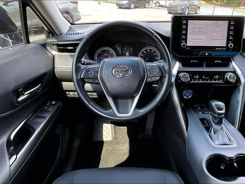 Certified 2021 Toyota Venza LE AWD/4WD image 6
