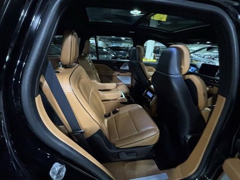 Used 2022 Lincoln Aviator Black Label w/ Dynamic Handling Package image 22