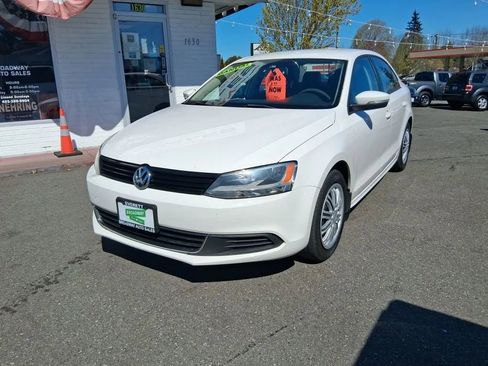 Used 2014 Volkswagen Jetta SE FWD image 3