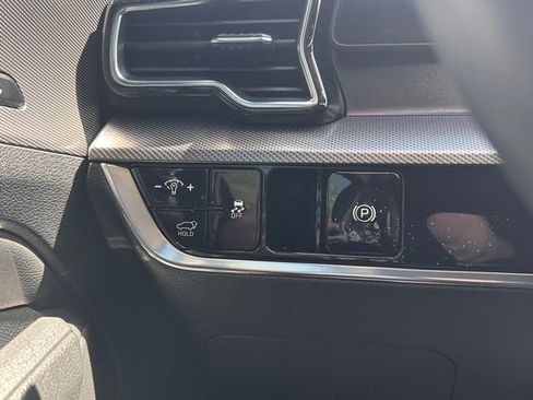 Used 2025 Kia Sportage SX image 20