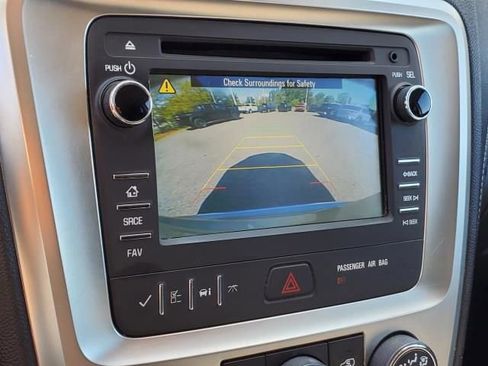 Used 2013 GMC Acadia SLE image 29