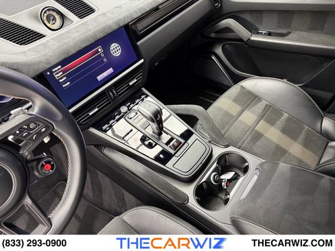 Used 2023 Porsche Cayenne Turbo GT image 63