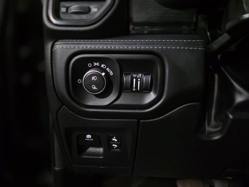 Used 2023 RAM 1500 Limited image 30