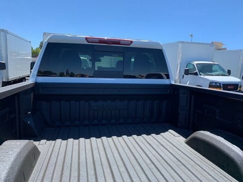New 2025 GMC Sierra 3500 SLT w/ SLT Premium Package image 8