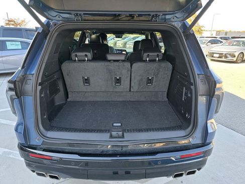 Used 2024 Chevrolet Traverse RS w/ LPO, Floor Liner Package image 32