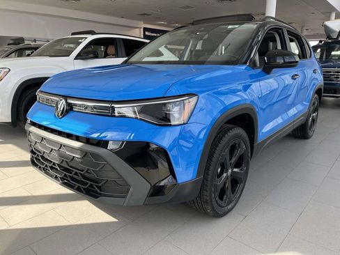 New 2025 Volkswagen Taos SE AWD/4WD image 1
