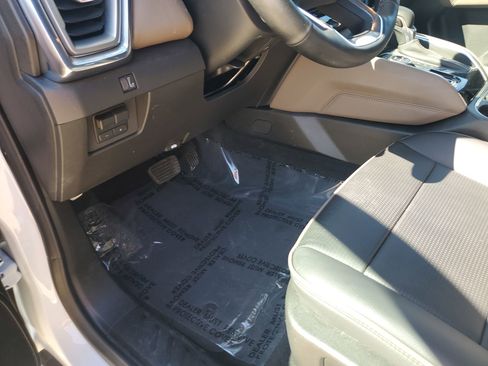 Used 2025 GMC Canyon Denali image 26