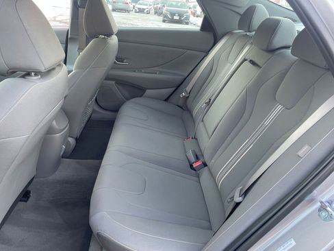 Used 2025 Hyundai Elantra SEL image 23