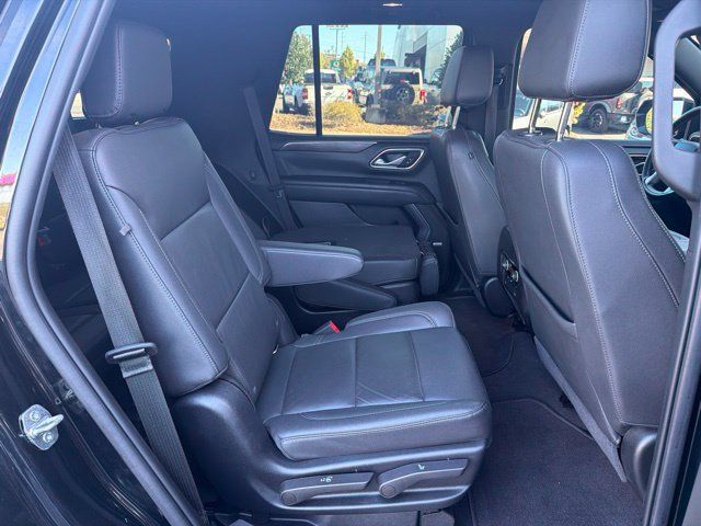 Used 2022 Chevrolet Tahoe Z71 w/ Luxury Package AWD/4WD image 8