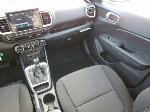 New 2026 Hyundai Venue SE image 11