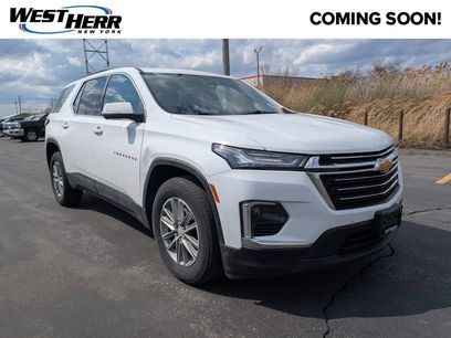 Used 2023 Chevrolet Traverse LT w/ Rear Camera Mirror Package