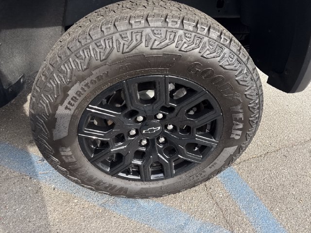 Used 2025 Chevrolet Colorado Trail Boss AWD/4WD image 27