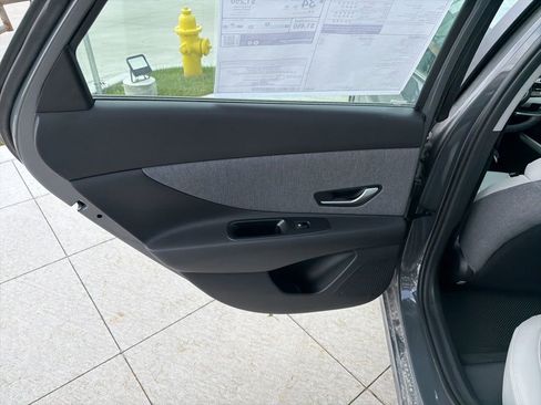 New 2026 Hyundai Elantra Limited FWD image 16