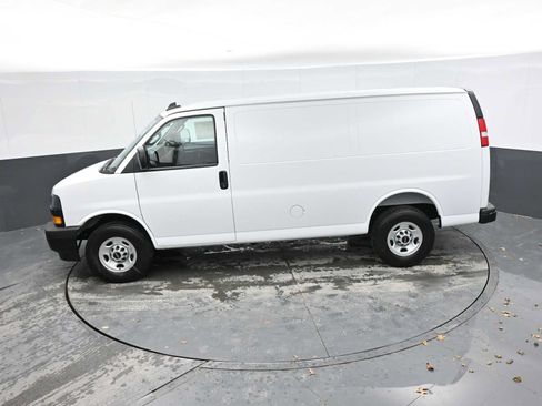 New 2025 GMC Savana 2500 w/ Driver Convenience Package RWD image 26