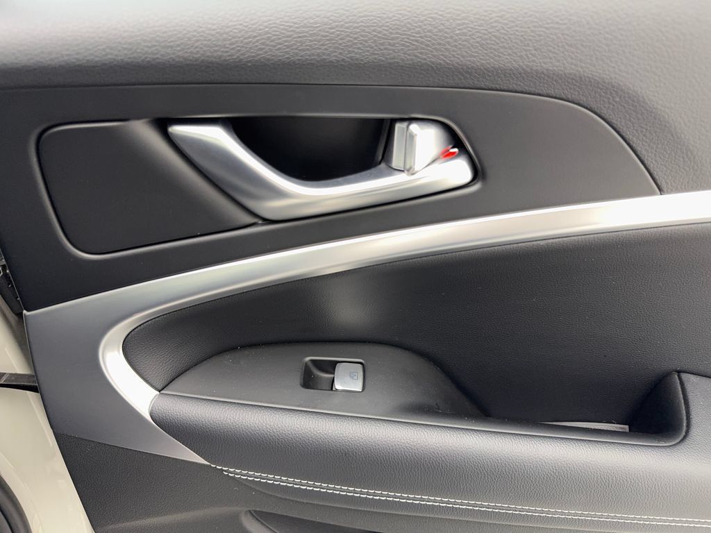 Used 2026 Genesis G70 2.5T RWD image 40