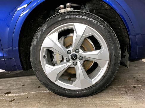 Used 2021 Audi Q5 Premium Plus w/ Premium Plus Package image 12