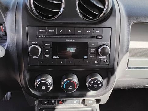 Used 2011 Jeep Patriot Latitude image 11