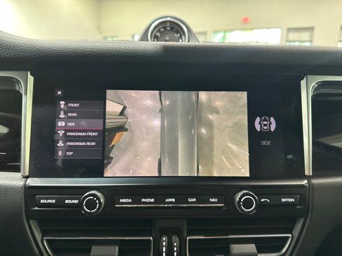 Used 2021 Porsche Macan AWD/4WD image 70
