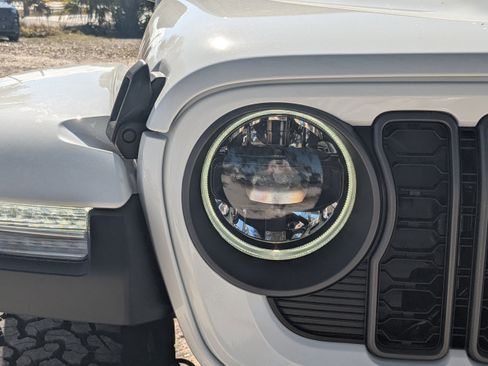 New 2026 Jeep Wrangler Unlimited Rubicon AWD/4WD image 9