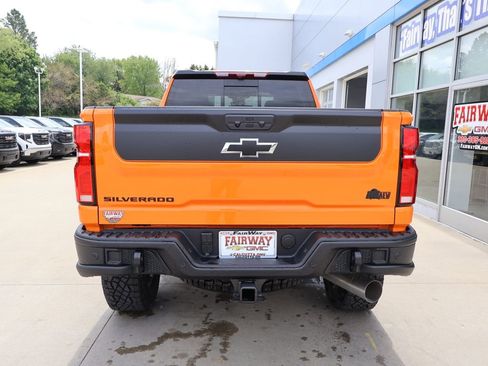 New 2026 Chevrolet Silverado 2500 ZR2 w/ ZR2 Bison Edition AWD/4WD image 9