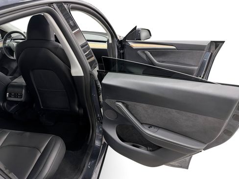 Certified 2023 Tesla Model Y Long Range AWD/4WD image 12
