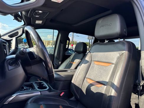 Used 2022 GMC Sierra 2500 AT4 w/ AT4 Premium Plus Package AWD/4WD image 13