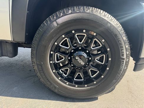 Used 2014 Chevrolet Silverado 3500 LTZ AWD/4WD image 22