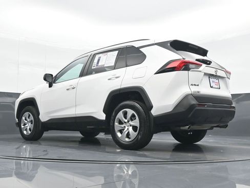 Used 2020 Toyota RAV4 LE image 19
